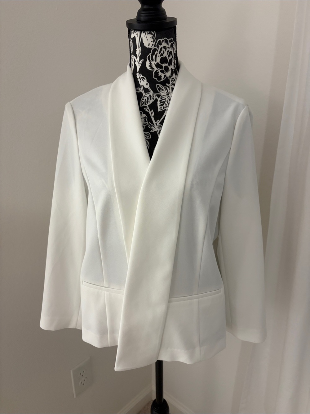 Anne Klein White Shawl Collar Blazer Jacket